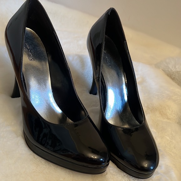 NEW Shiny Patent Leather Heels - Picture 6 of 9